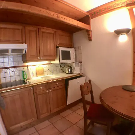 Marmot Hall Apartment